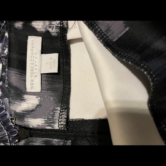 Skirts - Picture 3 of 3